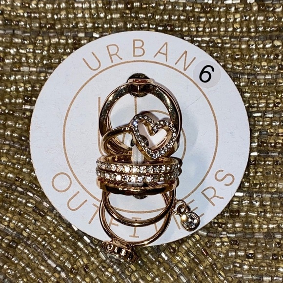 Urban Outfitters 7 Piece Ring Set - Picture 4 of 8